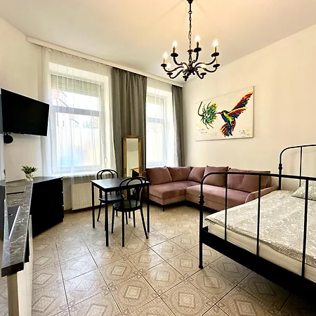7-7-6 Ii Apartment
