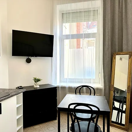 Apartment 7-7-6 Ii